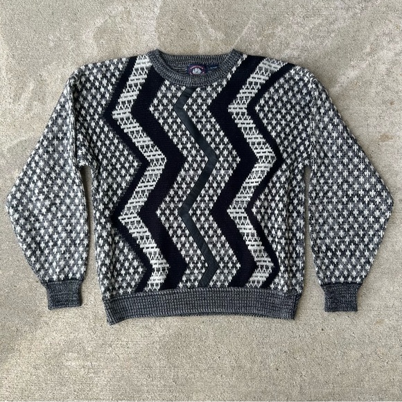Women's Black and Gray Patterned Sweater - Picture 1 of 8